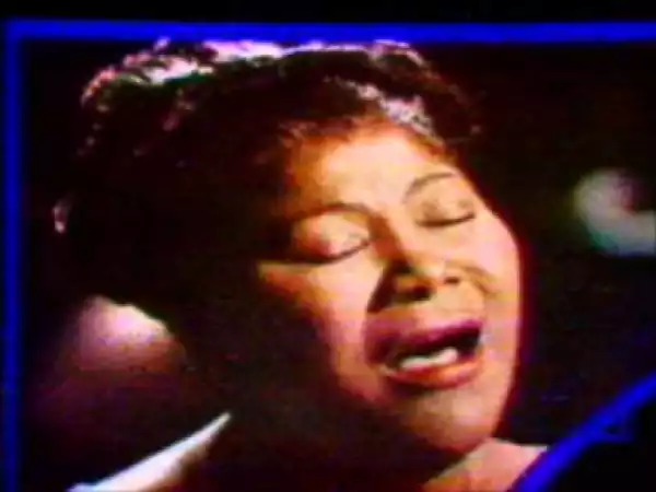 Mahalia Jackson - O Holy Night (unmatched and unforgettable)